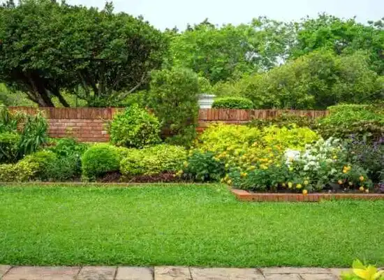 landscaping services Crestwood Village